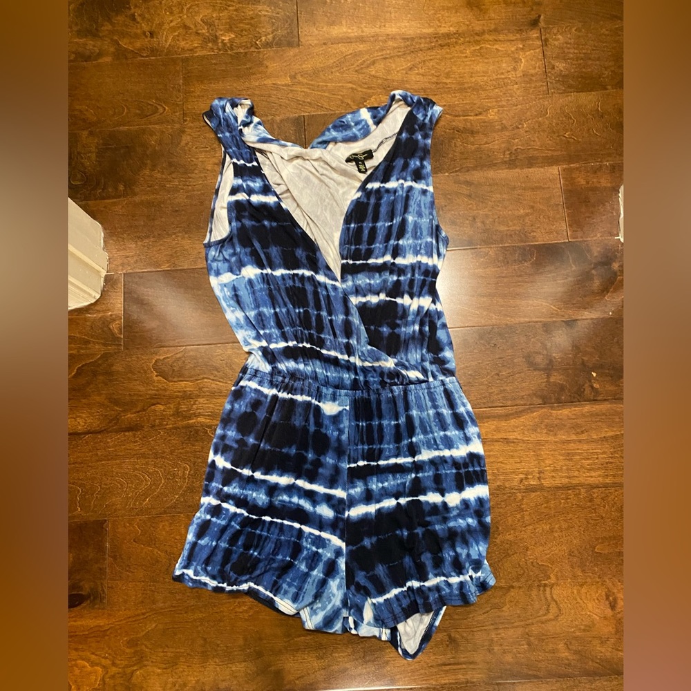 Jessica Simpson L blue tie dye backless romper